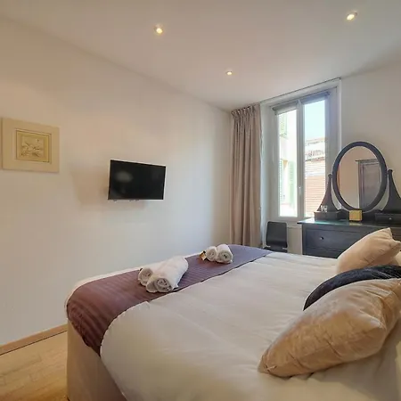 Moderne 3 Pieces Idealement Situe Centre De Cannes L! A2B22 Exterior photo
